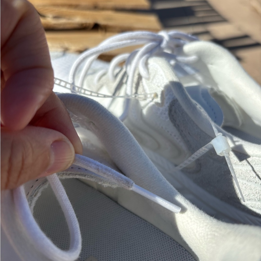 Hoka | One One - Picture 4 of 6